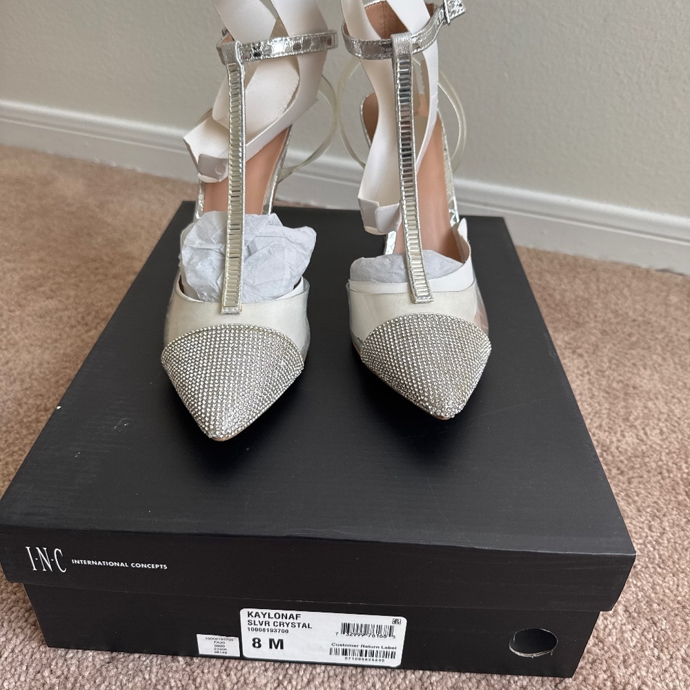 INC Kaylonaf pumps